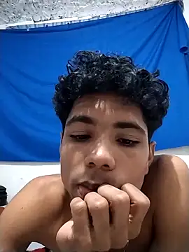 Alex Sweeting online show from April 1, 9:45 pm