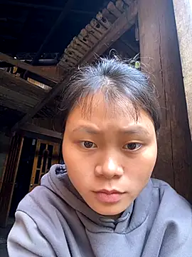 Snapshot of Sophia-123 chatting on October 28, 2:26 am Sophia-123 online show from October 28, 2:26 am