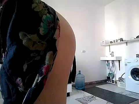 Snapshot of Anneta280671 chatting on February 3, 8:41 am Anneta280671 online show from February 3, 8:41 am