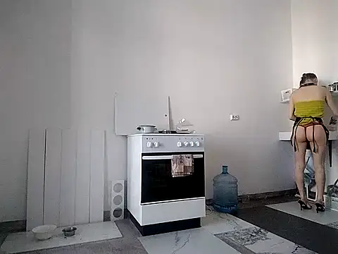 Snapshot of Anneta280671 chatting on February 4, 8:31 am Anneta280671 online show from February 4, 8:31 am