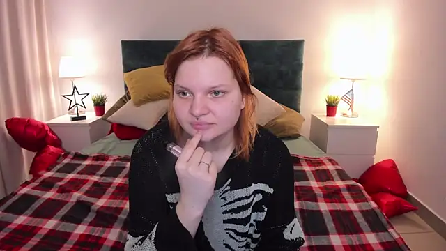 Snapshot of babyyullii chatting on February 25, 6:12 am babyyullii online show from February 25, 6:12 am