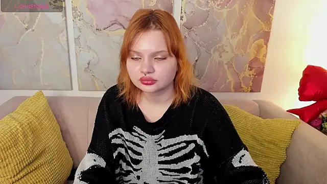 Snapshot of babyyullii chatting on February 26, 8:35 am babyyullii online show from February 26, 8:35 am