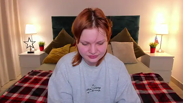 Snapshot of babyyullii chatting on March 3, 6:08 am babyyullii online show from March 3, 6:08 am