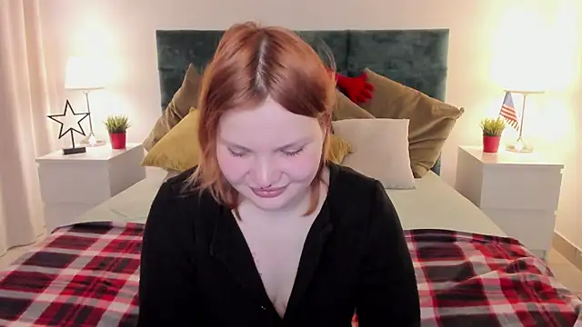 Snapshot of babyyullii chatting on March 16, 5:44 am babyyullii online show from March 16, 5:44 am