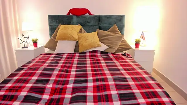 Snapshot of babyyullii chatting on March 25, 5:35 am babyyullii online show from March 25, 5:35 am