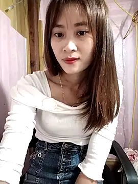 Em xinh01 online show from May 3, 11:00 pm