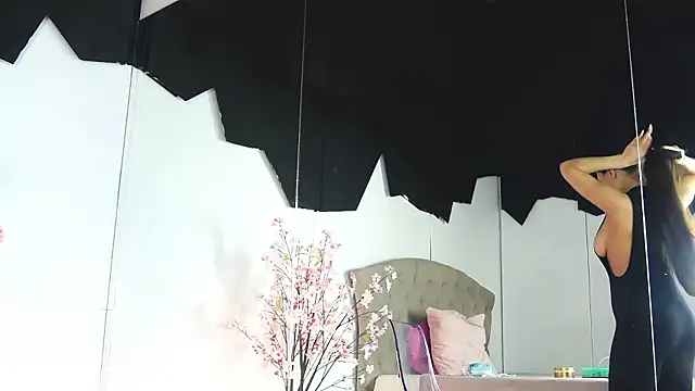 NattyMoonx online show from March 27, 6:52 am