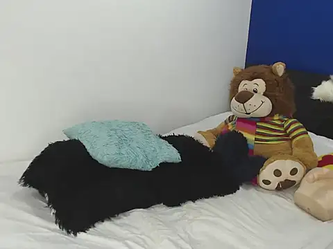 EmmilyConnor online show from March 3, 2:45 pm