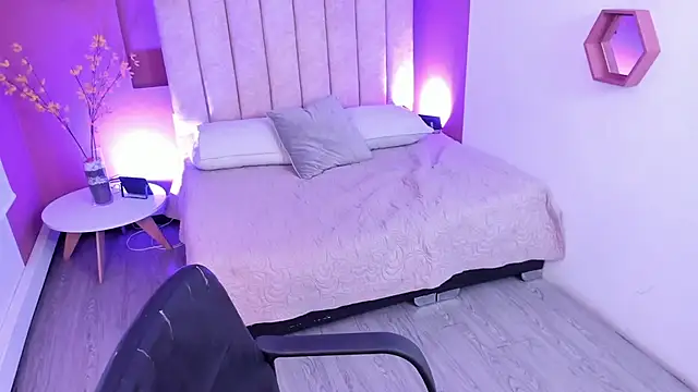 Snapshot of mia_jagger chatting on February 7, 8:56 pm mia jagger online show from February 7, 8:56 pm