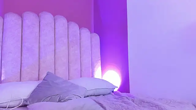 Snapshot of mia_jagger chatting on February 12, 8:26 pm mia jagger online show from February 12, 8:26 pm