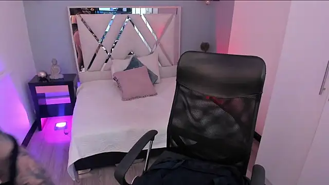 mia jagger online show from June 20, 3:31 am