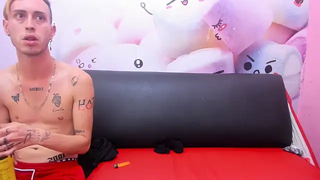 Snapshot of In_my_room_anything_goes chatting on February 7, 3:54 am In my room anything goes online show from February 7, 3:54 am