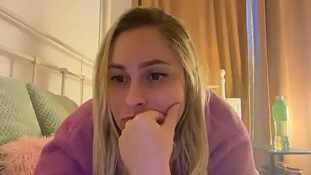 EngelHelene online show from May 9, 6:13 pm