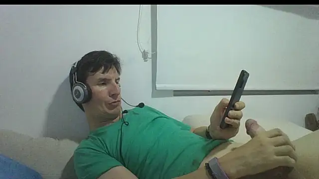 carliesexyman online show from November 16, 1:55 am