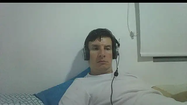 carliesexyman online show from December 1, 8:30 am