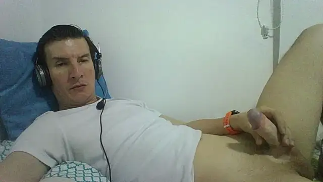 carliesexyman online show from December 21, 6:31 am