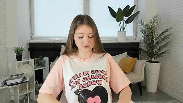 Snapshot of AudriaSagan chatting on November 4, 7:18 am AudriaSagan online show from November 4, 7:18 am