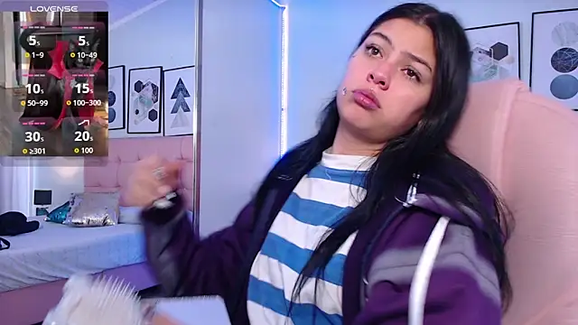 KikiVelvet online show from November 6, 4:08 pm