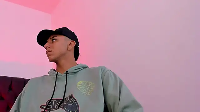 Snapshot of leelpaul chatting on October 28, 12:41 pm leelpaul online show from October 28, 12:41 pm