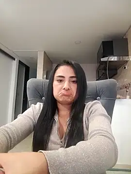 Snapshot of solandrea chatting on October 27, 9:52 pm solandrea online show from October 27, 9:52 pm