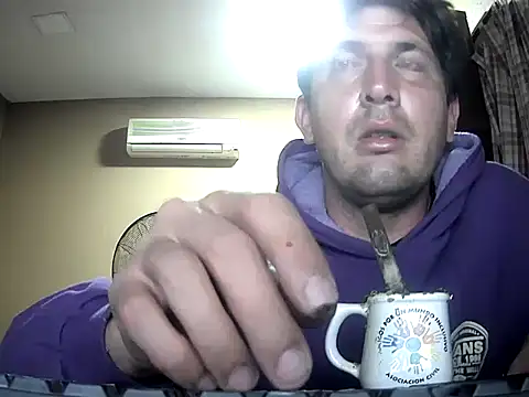 Snapshot of calitox1995 chatting on October 31, 6:03 am calitox1995 online show from October 31, 6:03 am