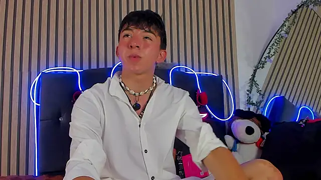 joji Spencer online show from February 4, 4:18 am