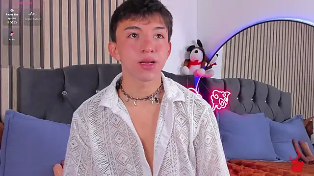 Snapshot of joji_Spencer chatting on April 8, 4:01 am joji Spencer online show from April 8, 4:01 am