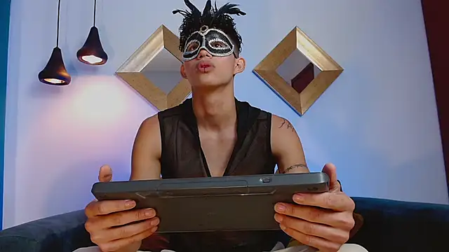 KamiSuarez online show from October 30, 6:30 pm