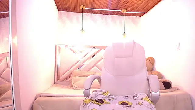 emmaa garciia online show from March 31, 3:30 am