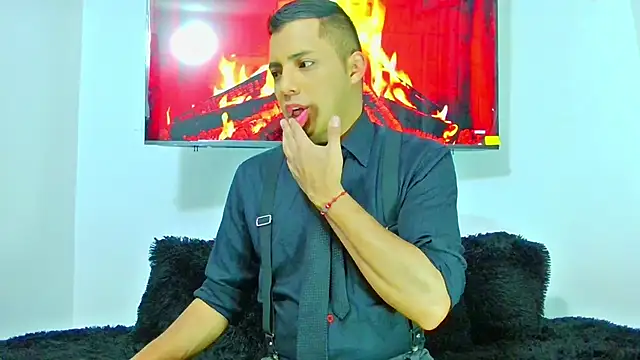 Snapshot of Mike_Fetiche chatting on November 14, 3:16 am Mike Fetiche online show from November 14, 3:16 am