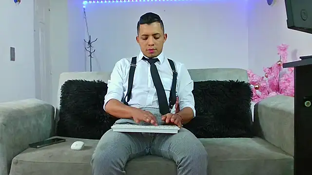 Snapshot of Mike_Fetiche chatting on December 20, 12:01 pm Mike Fetiche online show from December 20, 12:01 pm