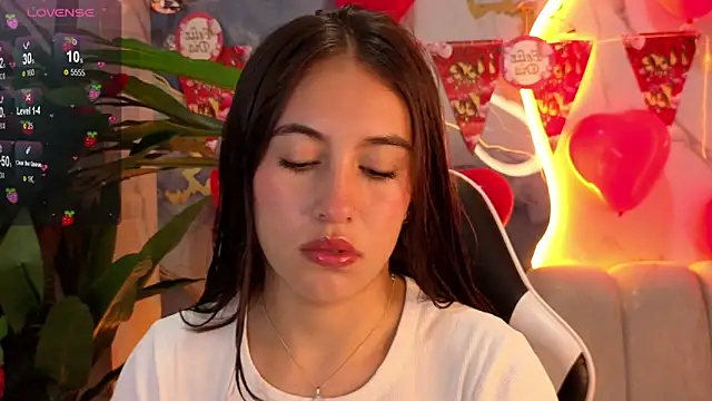 Nikka Tx online show from February 12, 1:06 pm