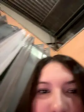 selenereyy online show from October 28, 7:12 am