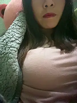 Snapshot of Elysia-007 chatting on December 19, 2:13 pm Elysia-007 online show from December 19, 2:13 pm