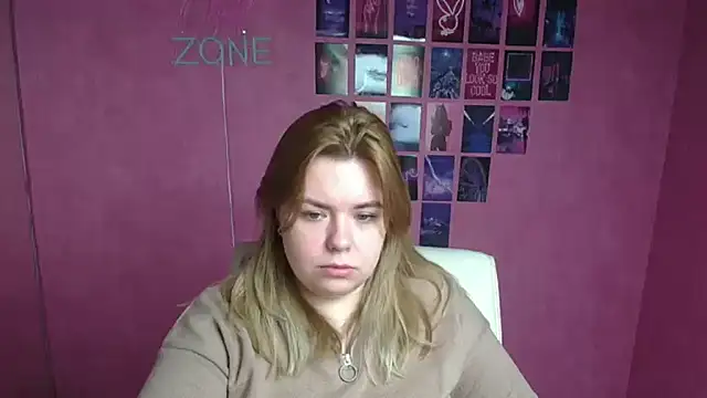 Snapshot of SusannaNight chatting on December 16, 6:18 am SusannaNight online show from December 16, 6:18 am