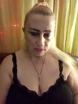 Snapshot of Esenia505 chatting on January 7, 7:27 pm Esenia505 online show from January 7, 7:27 pm