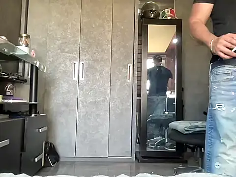 Snapshot of Bbydaddy_0 chatting on February 17, 9:54 pm Bbydaddy 0 online show from February 17, 9:54 pm