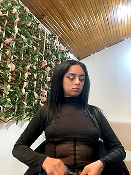 Snapshot of VioletMorgan_ chatting on October 29, 1:35 pm VioletMorgan  online show from October 29, 1:35 pm