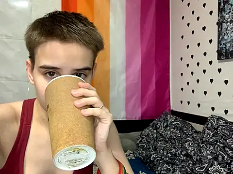 Snapshot of Kim_Ray chatting on October 31, 2:07 pm Kim Ray online show from October 31, 2:07 pm