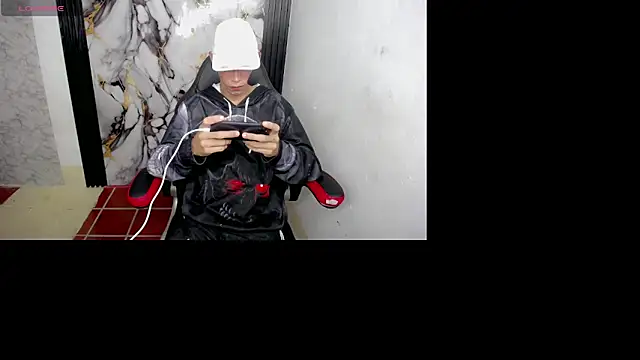 The latin boy online show from December 20, 3:35 am