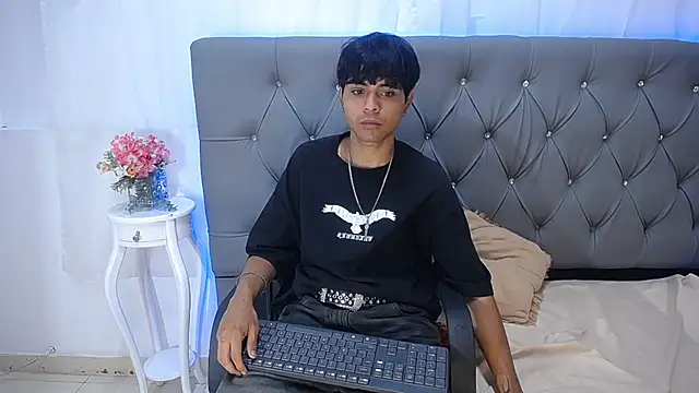 Snapshot of TonnyHawk707 chatting on October 29, 12:51 pm TonnyHawk707 online show from October 29, 12:51 pm