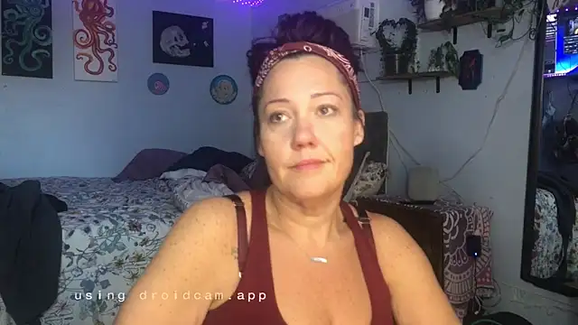 Snapshot of kristallic chatting on January 8, 4:20 pm kristallic online show from January 8, 4:20 pm