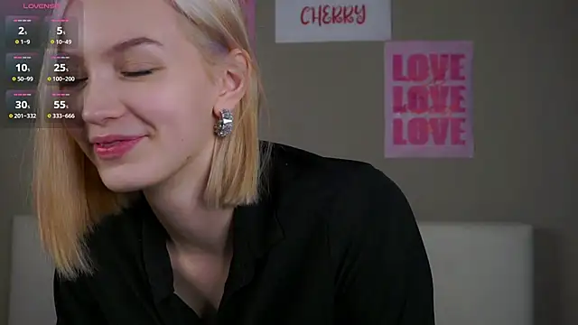 VetaManhardt online show from March 11, 11:00 pm