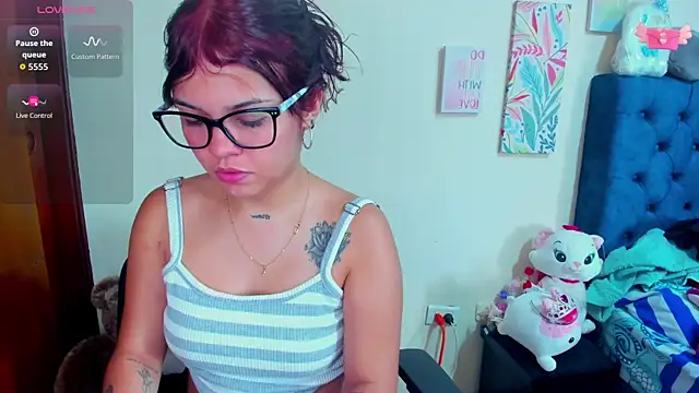 Emma boo online show from October 31, 3:24 pm