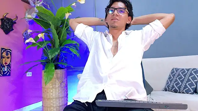 Snapshot of kane_del_toro chatting on October 29, 1:35 pm kane del toro online show from October 29, 1:35 pm