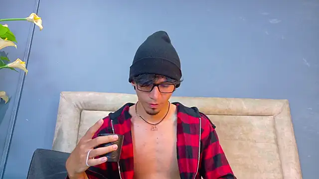 kane del toro online show from December 3, 1:35 am