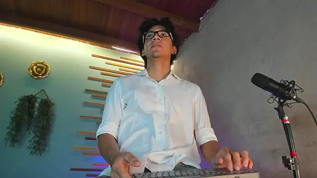 kane del toro online show from January 19, 1:20 am