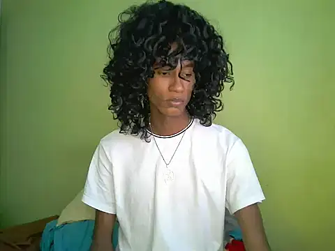 Snapshot of skinniyGabriel chatting on December 1, 5:07 pm skinniyGabriel online show from December 1, 5:07 pm