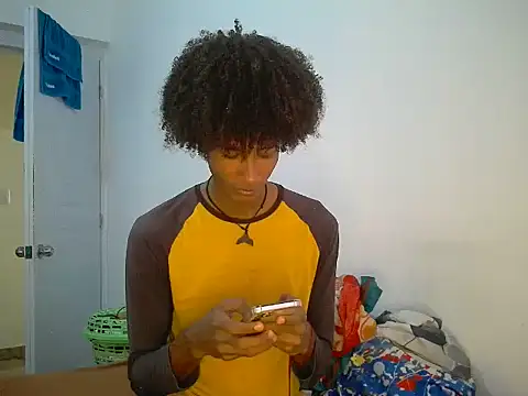 Snapshot of skinniyGabriel chatting on January 9, 1:58 pm skinniyGabriel online show from January 9, 1:58 pm