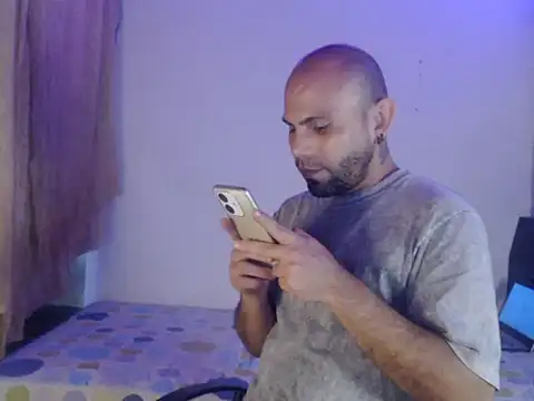 Snapshot of marek_secrett chatting on November 4, 8:41 pm marek secrett online show from November 4, 8:41 pm